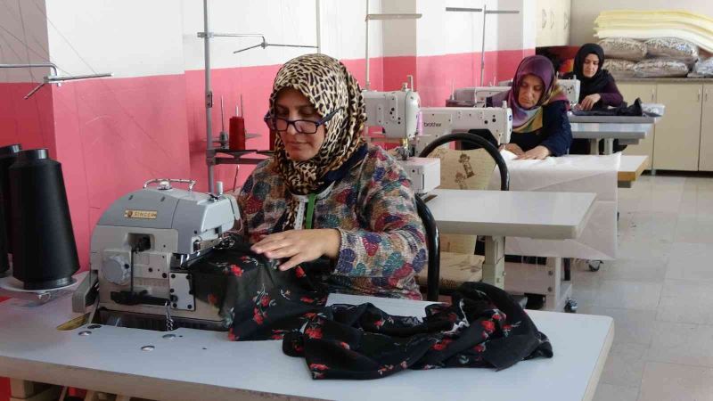 Muş’ta kadınlar devlet kursuyla meslek öğreniyor

