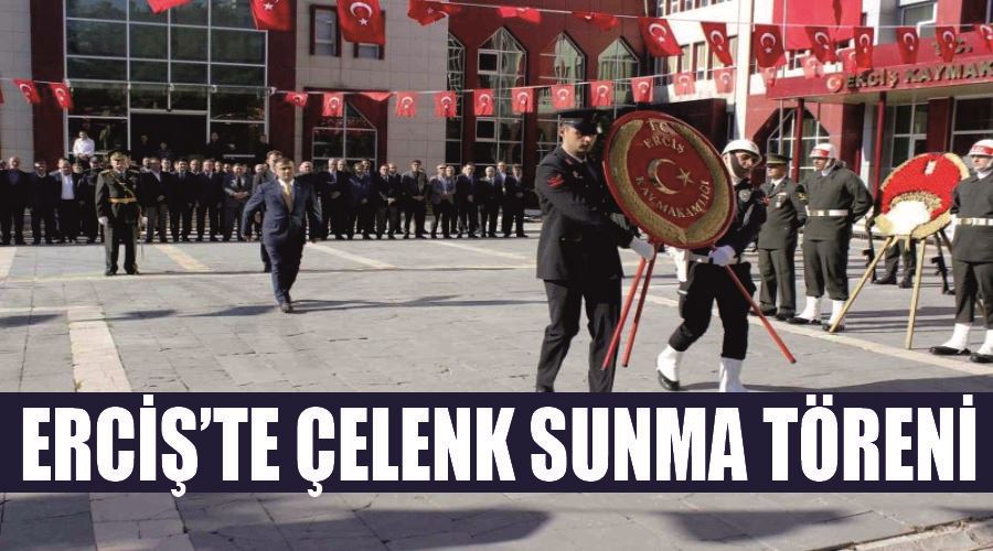 Erciş’te çelenk sunma töreni