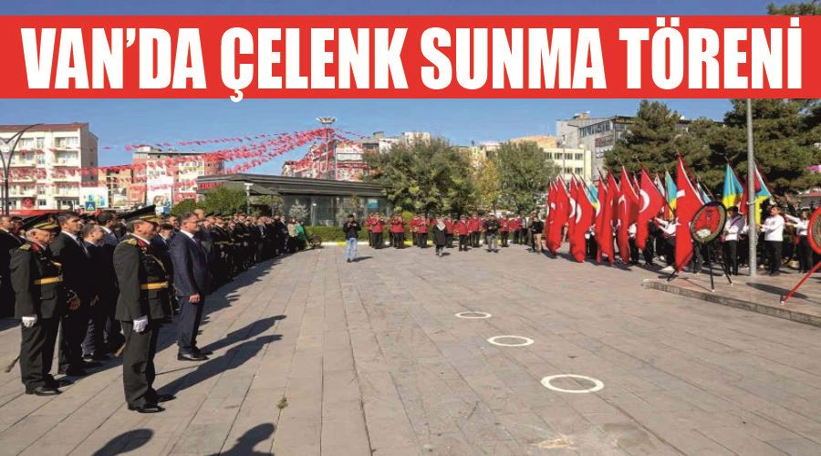 Van’da çelenk sunma töreni