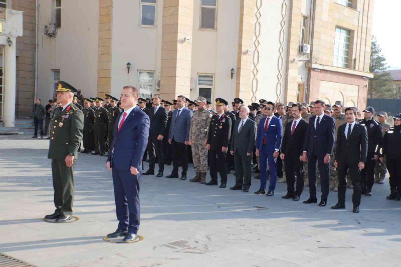 Mustafa Kemal Atatürk Hakkari’de anıldı
