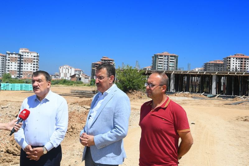 Gürkan ve Tüfenkci, 100. yıl kent parkında incelemelerde bulundu
