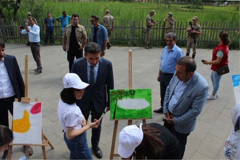 Bingöl’de çocuklar resim şenliğinde buluştu
