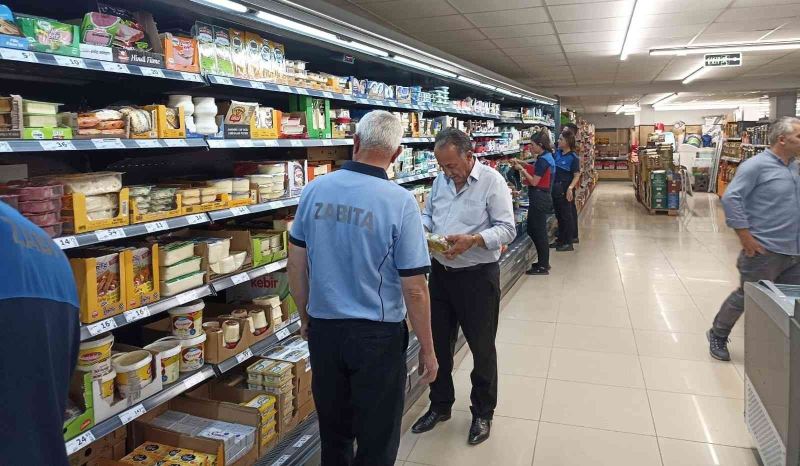 Hakkari’de zincir marketler denetlendi
