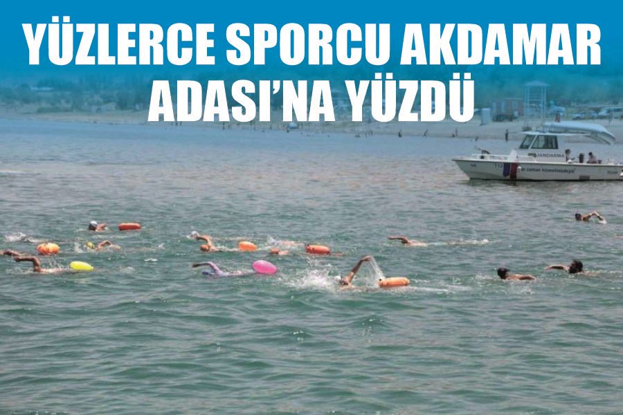 Yüzlerce sporcu Akdamar Adası’na yüzdü