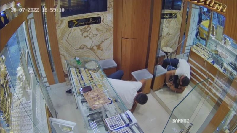 Dili boğazına kaçan vatandaşa hayati müdahale
