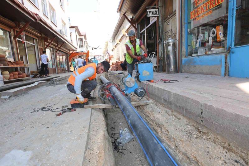 Elazığ’da altyapı yenileme çalışmaları tüm hızıyla sürüyor

