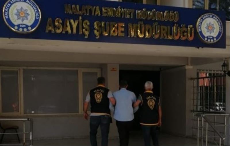 EFT iptali ile vatandaşı dolandıran zanlılar yakalandı
