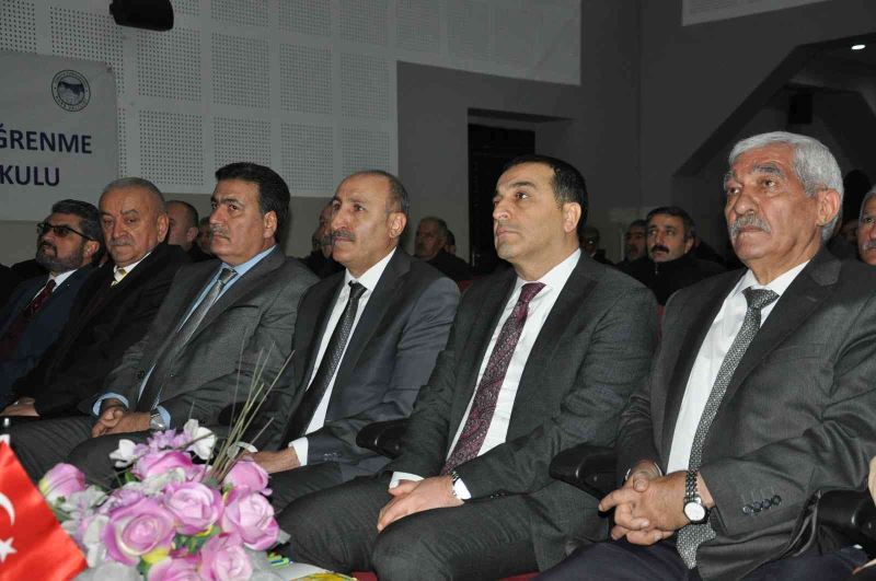 Kars’ta muhtarlara “Aile Okulu” Projesi anlatıldı
