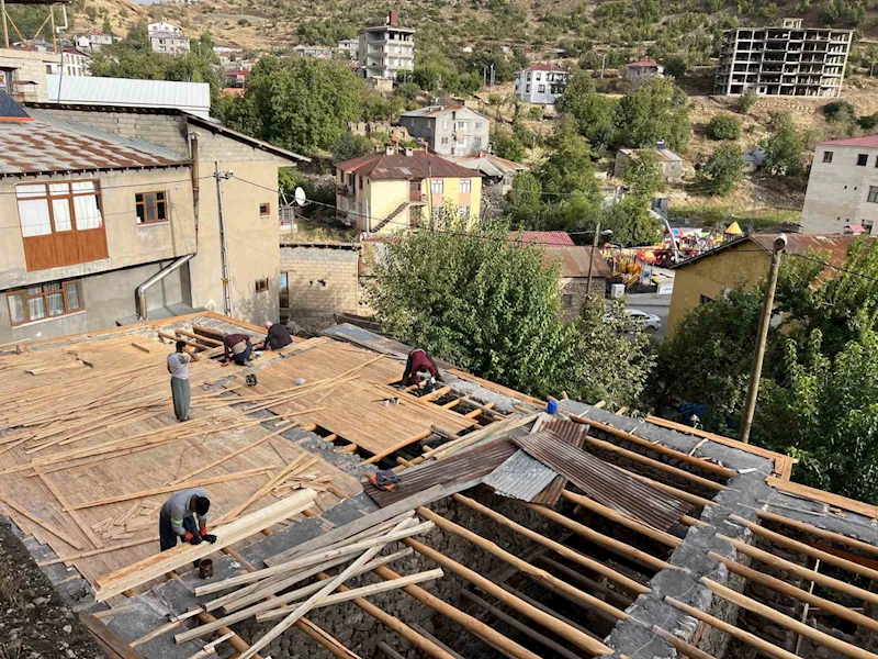Çukurca’nın 400 yıllık kale evleri butik otel olma yolunda
