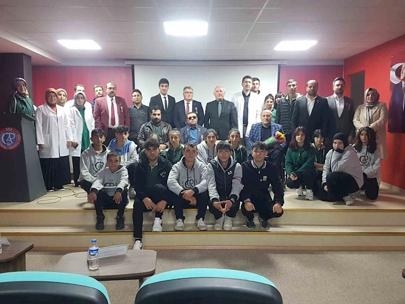Öğrenciler gazileri sınıflarında misafir etti
