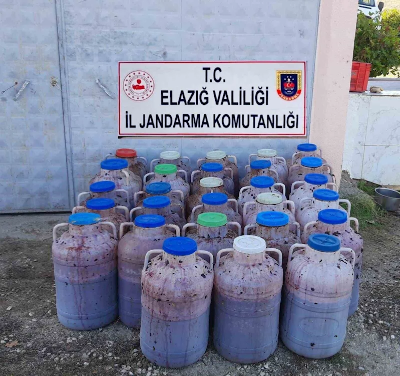 Elazığ’da 2 ton kaçak şarap ele geçirildi
