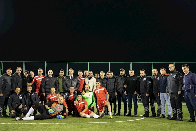 EBYÜ personel futbol maç turnuvasında şampiyon belli oldu
