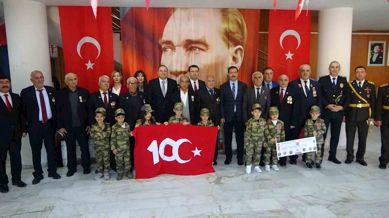 Tatvan’da Cumhuriyet’in 100. yılı coşkuyla kutlandı
