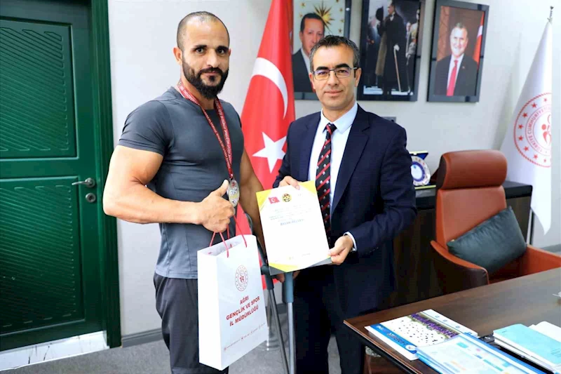 Ağrı’da yürüme engelli kalan inşaat işçisi, vücut geliştirme şampiyonasında Türkiye ikincisi oldu
