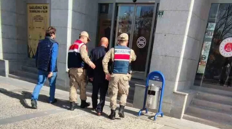 Aranan şahıslar jandarmadan kaçamadı
