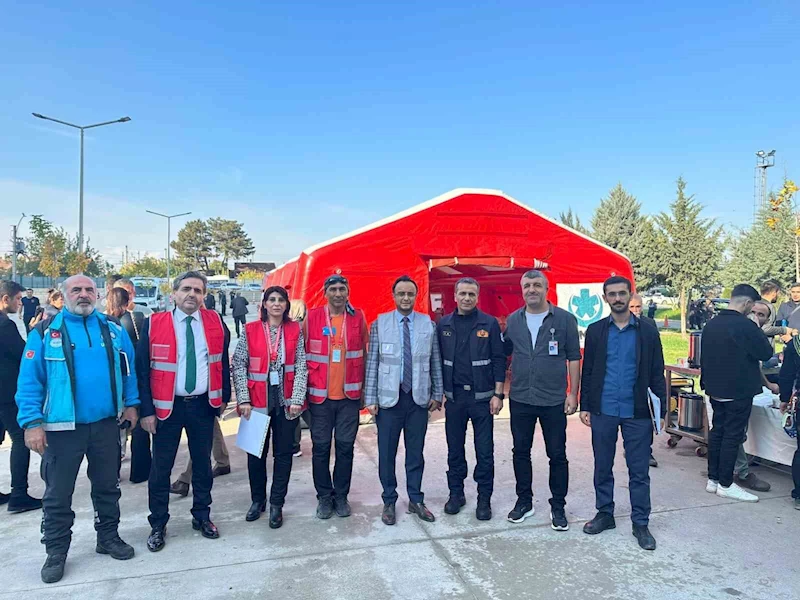 Depremle yıkılan Malatya’da deprem tatbikatı gerçeği aratmadı
