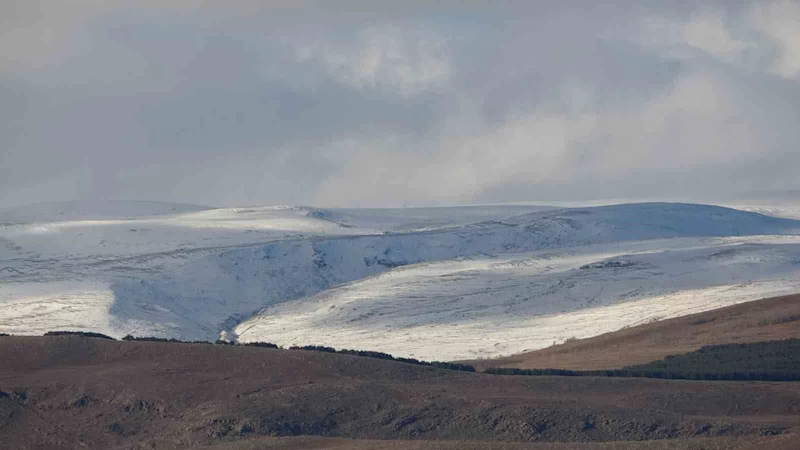 Ardahan’da dağlar beyaza büründü
