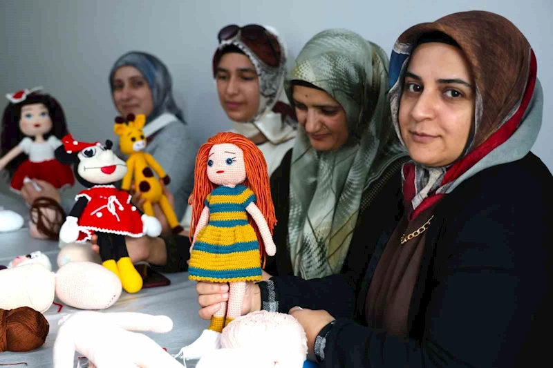 Kadınlar amigurumi ile ekonomilerine katkı sağlıyor

