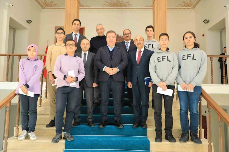 Dereceye giren öğrenciler ödüllendirildi
