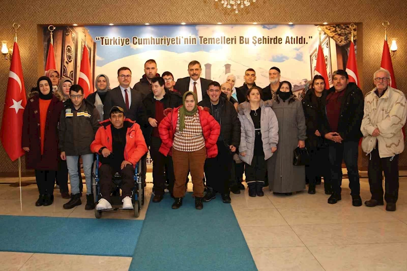 Vali Çiftçi’ye özel konuklar

