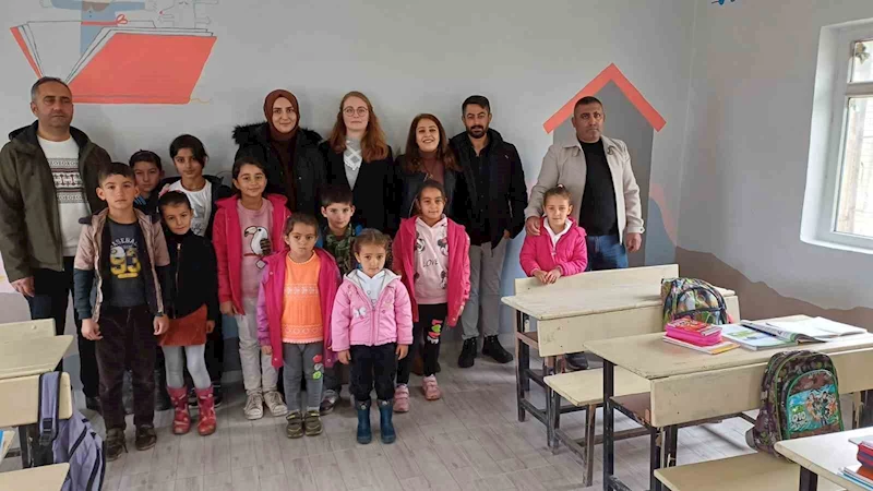 Malazgirt’te doktor ve sağlık çalışanları bu sefer okulu iyileştirdi
