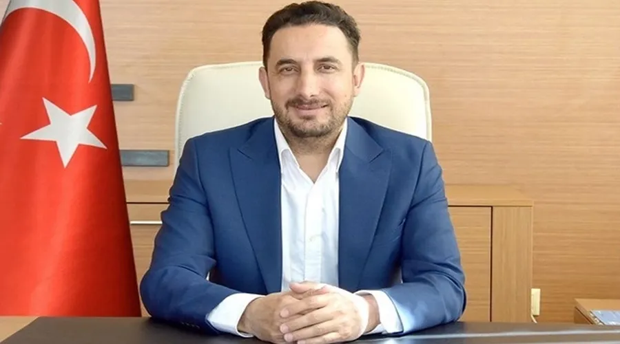 Doç. Dr. Sebahattin Çelik, Van Bölge Eğitim ve Araştırma Hastanesi’nde KHK’lılar ile ne yapıyor?