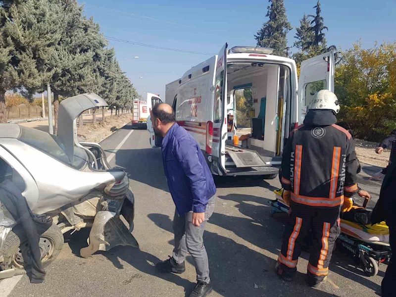 İki aracın karıştığı kazada: 2 kişi yaralandı
