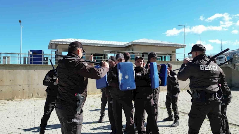 Polise teleskopik cop eğitimi
