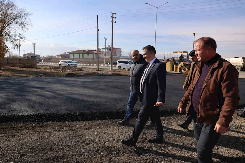 Vali ve Belediye Başkanvekili Ercan Turan asfalt çalışmalarını inceledi
