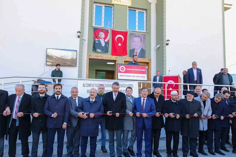 Şehit İmam Aziz Tan Camisi ibadete açıldı
