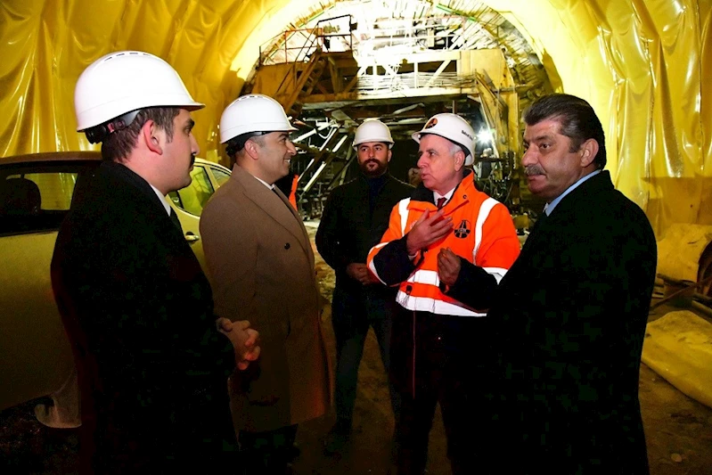 Ardahan Valisi Hayrettin Çiçek, Aşıkşenlik tünelinde incelemelerde bulundu
