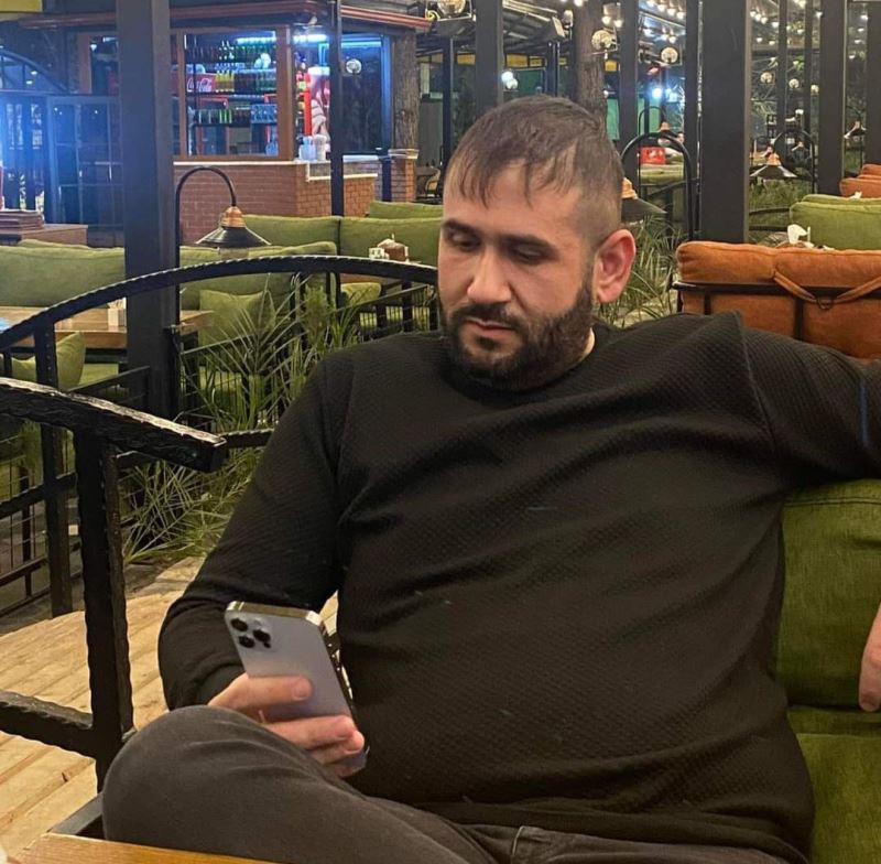 19 yaşındaki genç ablasını ve erkek arkadaşını öldürüp kendini ihbar etti
