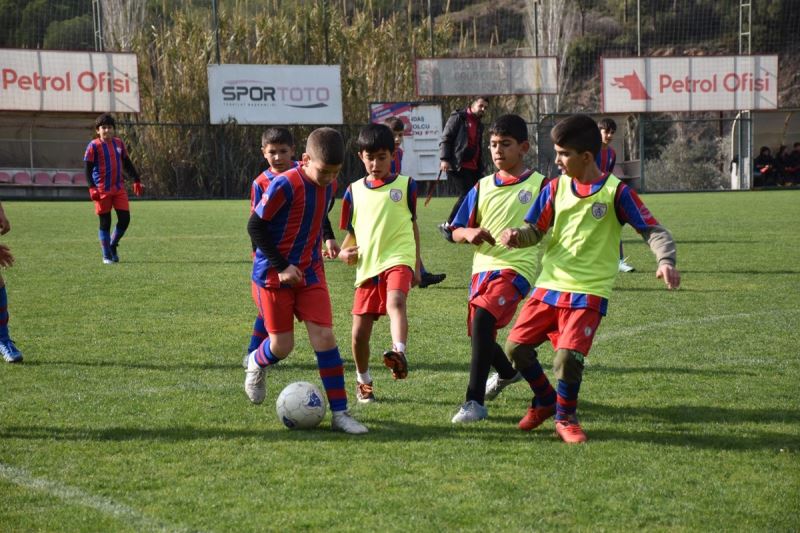 Altınordu, futbol okullarını durdurdu
