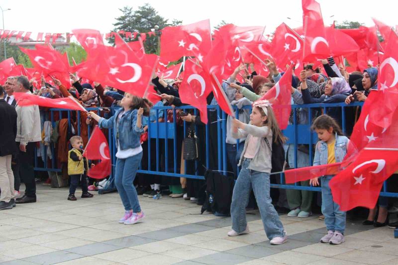 Uğur Işılak Erzurum’da coşturdu
