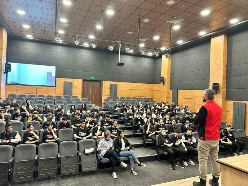 Ağrı Emniyetinden öğrencilere güvenlik semineri
