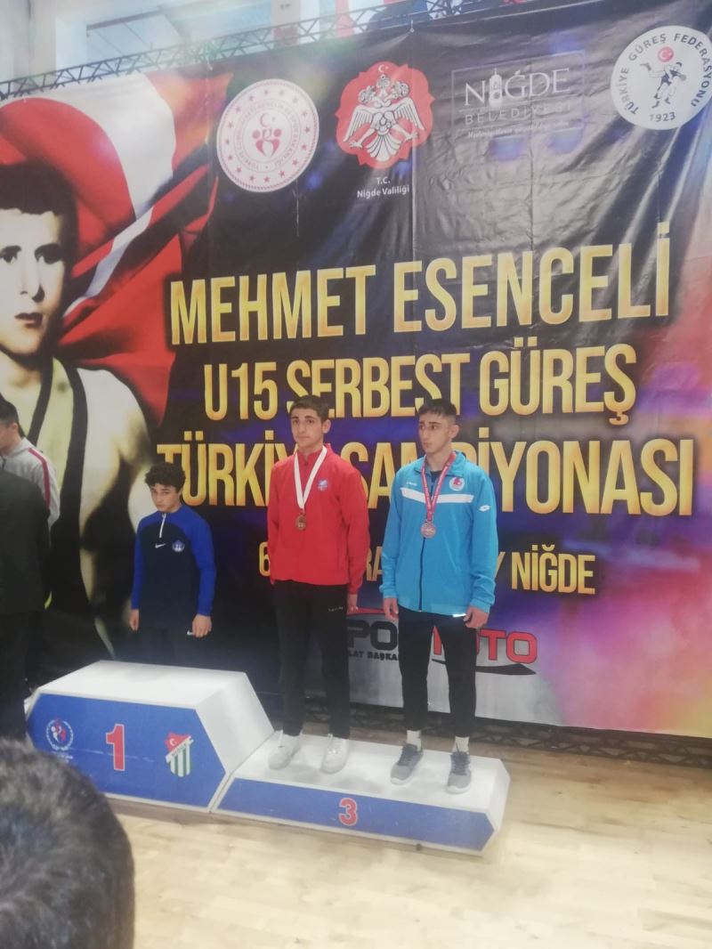 Oltulu Arda Türkiye üçüncüsü oldu
