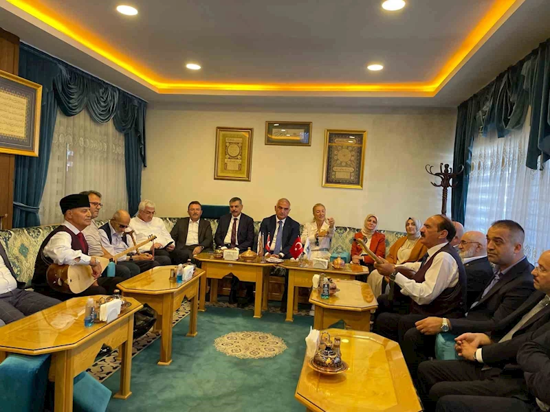 Aşıklar için “Yaşayan İnsan Hazinesi” isteği
