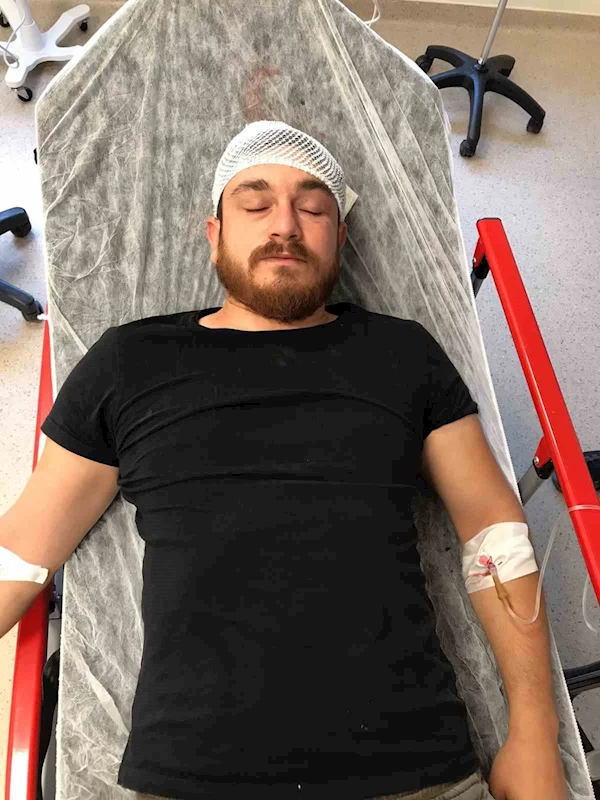 Trafikte tartıştığı sürücünün başına çekiçle vurdu
