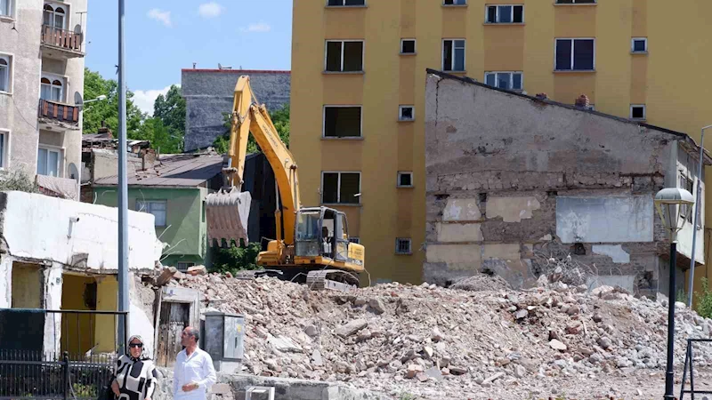 Ahi Toman Baba Türbesi gün yüzüne çıktı

