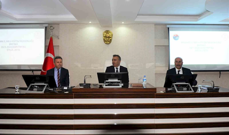 Ardahan’da ‘Eğitim-Öğretime Hazırlık Toplantısı’ Gerçekleştirildi
