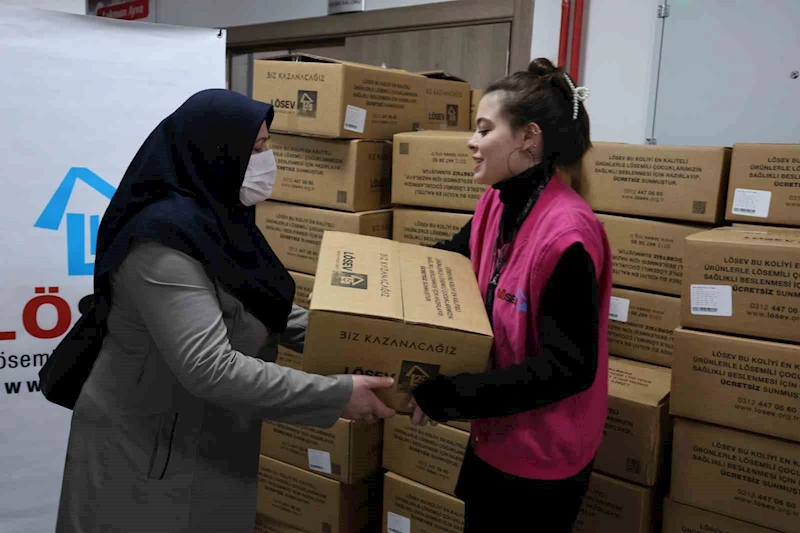 Lösemi hastası olan 100 aileye yardım
