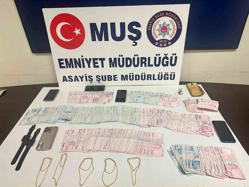 Muş’ta kuyumcuya sahte altın sattığı iddia edilen 6 kişi yakalandı
