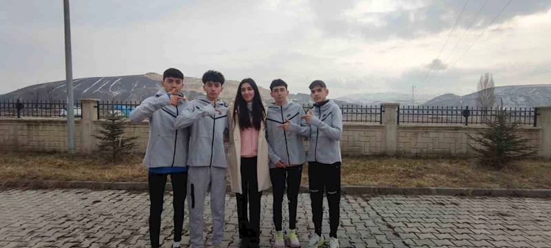 Üçüz kardeşlerin atletizmdeki büyük başarısı
