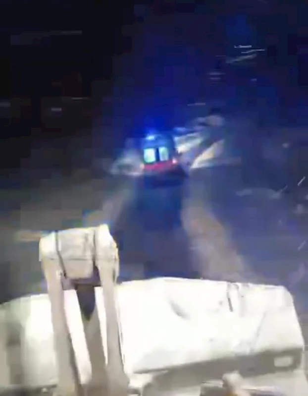 Yolu kapanan köydeki hastanın yardımına ekipler koştu
