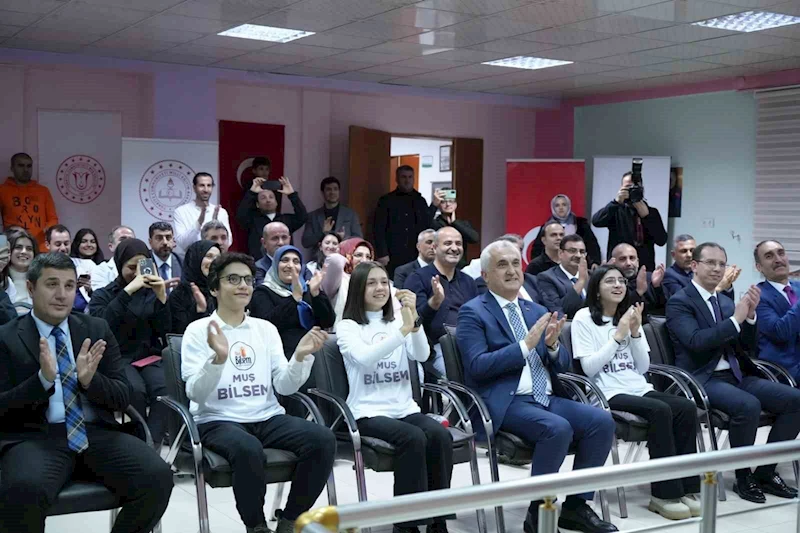 Muşlu öğrencilerin hazırladığı projenin uzay yolculuğu heyecanla takip edildi

