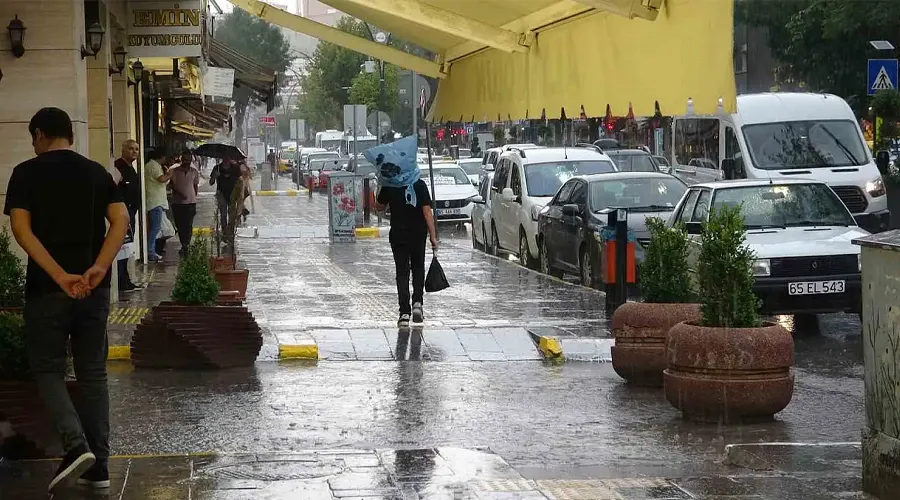 Van ve Bitlis İçin Acil Yağış Uyarısı: Sel ve Su Baskını Riskine Karşı Alarm Verildi!