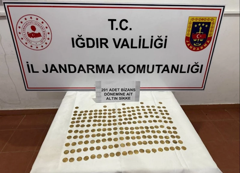 Iğdır’da 201 altın sikke ele geçirildi
