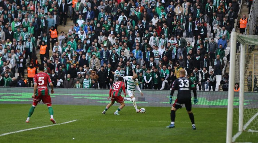 Bursaspor Namağlup Ünvanını Korudu: Karşıyakaspor İle Golsüz Beraberlik