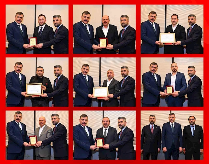 Hayırsever iş insanlarına şükran belgesi
