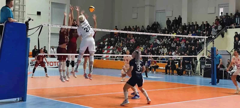 AXA Sigorta Efeler Ligi: TÜRŞAD: 1 - Galatasaray HDI Sigorta: 3
